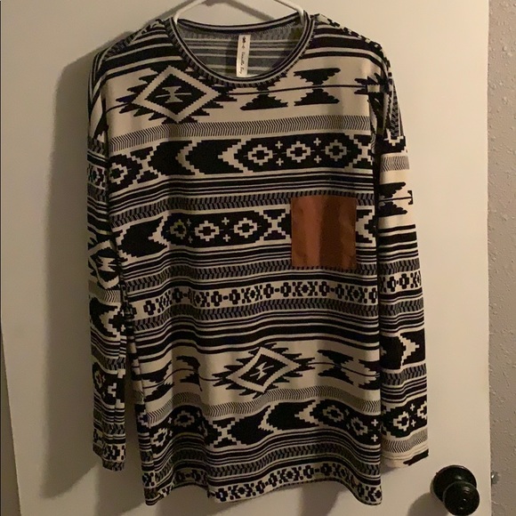 Tribal pattern long sleeve - Picture 1 of 3